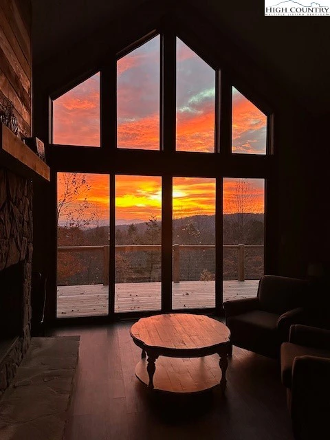 Image number 6 for the current listing
