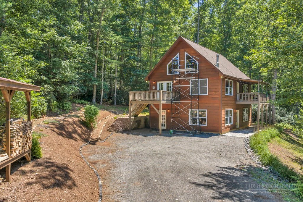 Image number 1 for the current listing