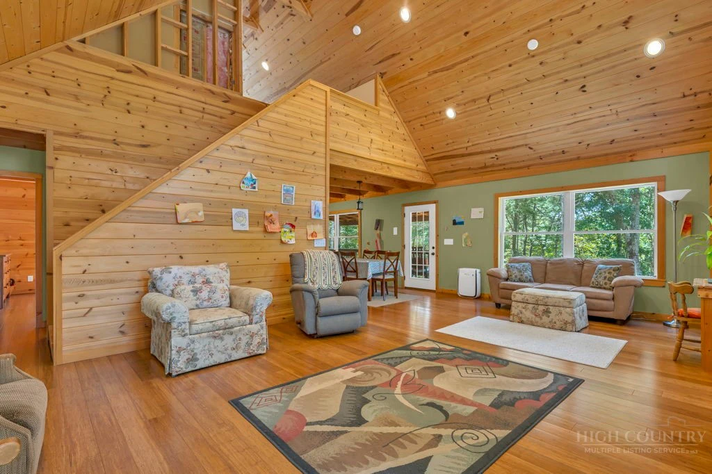 Image number 3 for the current listing