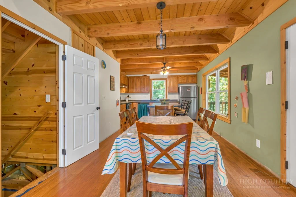 Image number 6 for the current listing