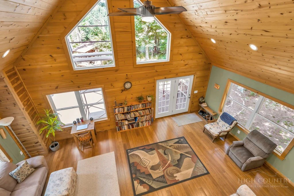 Image number 13 for the current listing