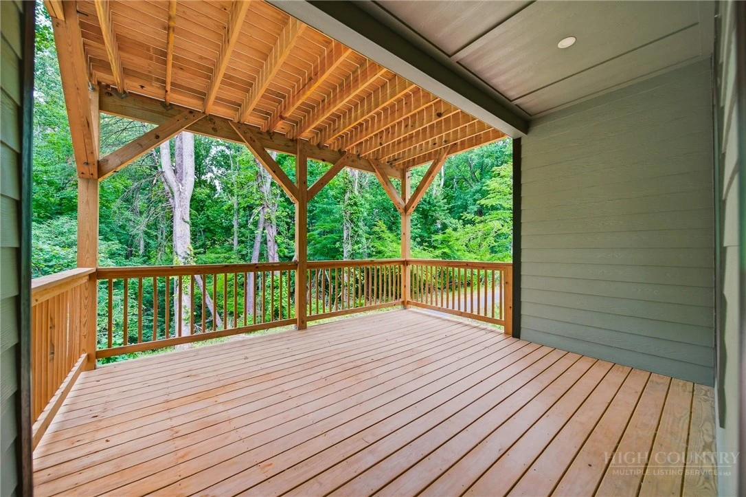 Image number 16 for the current listing