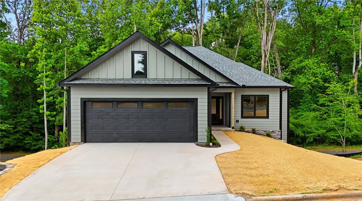Image number 2 for the current listing