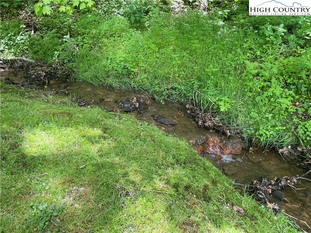 Image number 18 for the current listing
