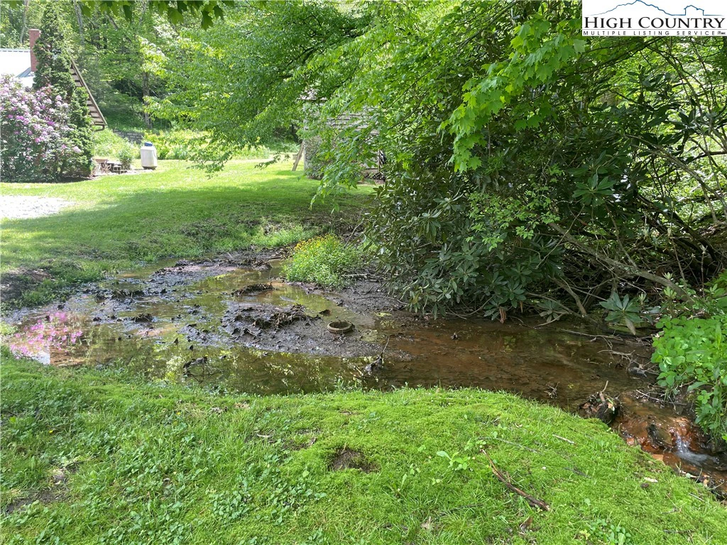 Image number 17 for the current listing