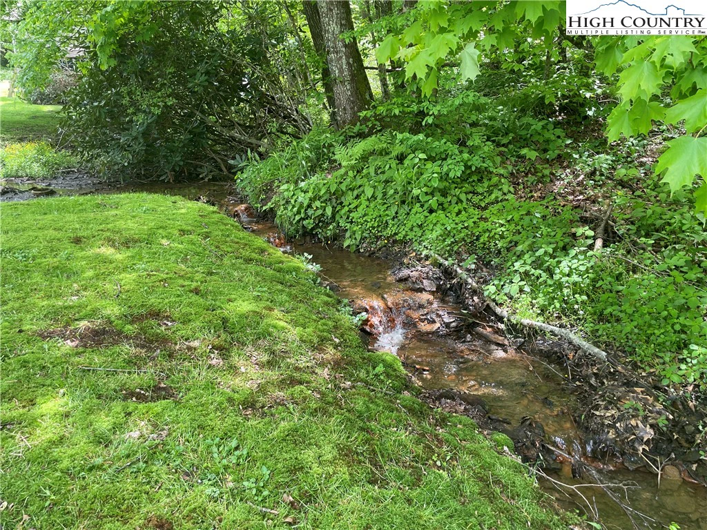 Image number 16 for the current listing