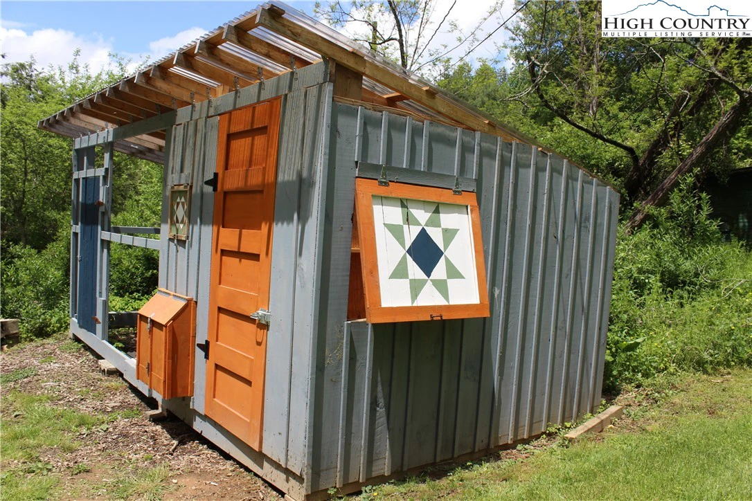 Image number 1 for the current listing