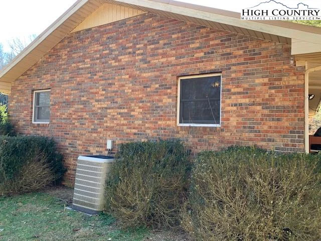 Image number 21 for the current listing