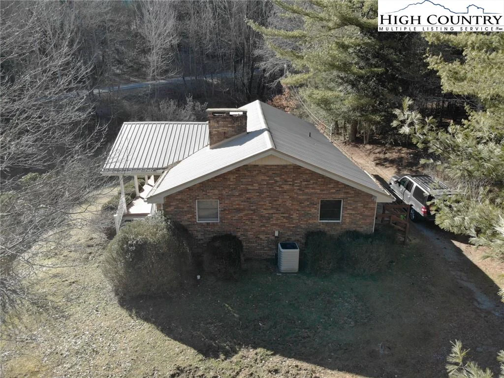 Image number 16 for the current listing