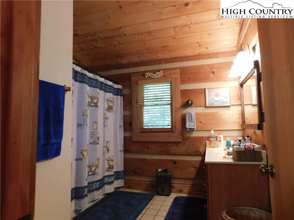 Image number 12 for the current listing
