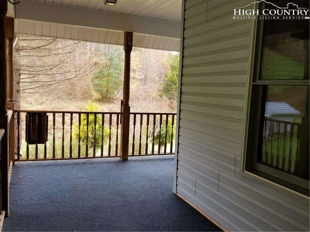 Image number 15 for the current listing