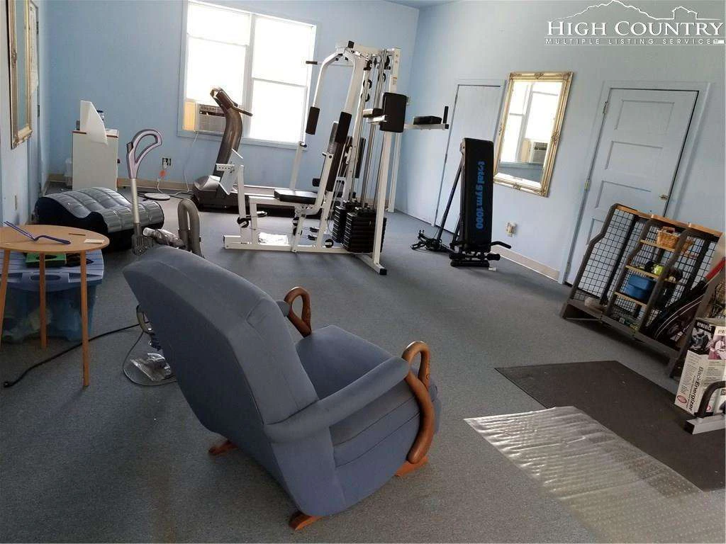 Image number 3 for the current listing
