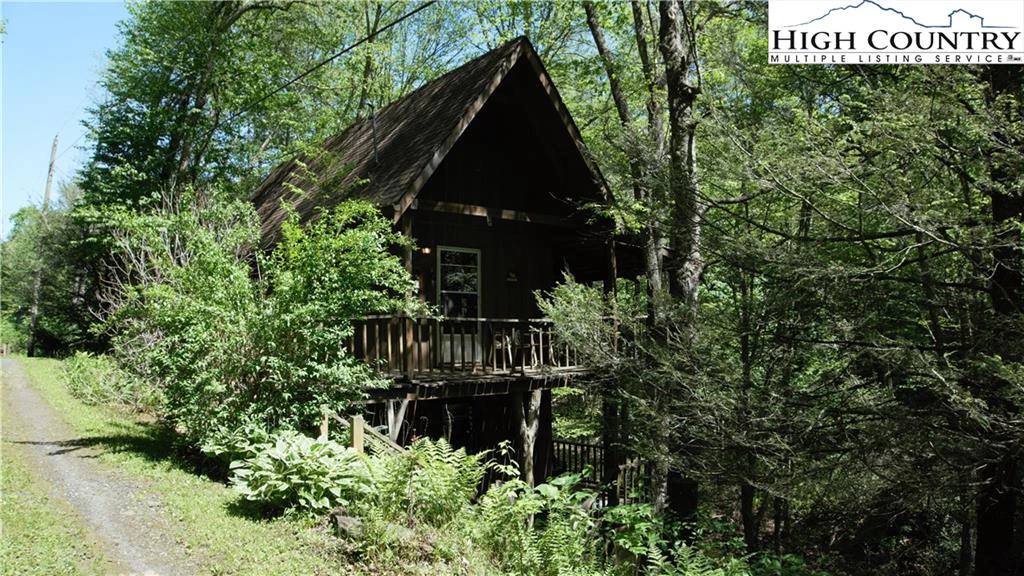 Image number 1 for the current listing