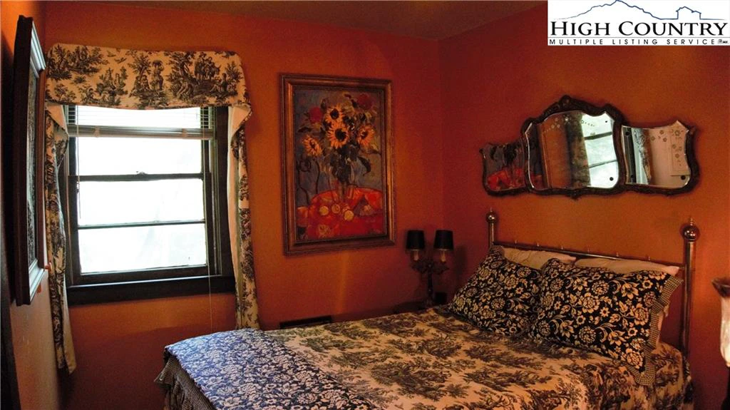 Image number 10 for the current listing