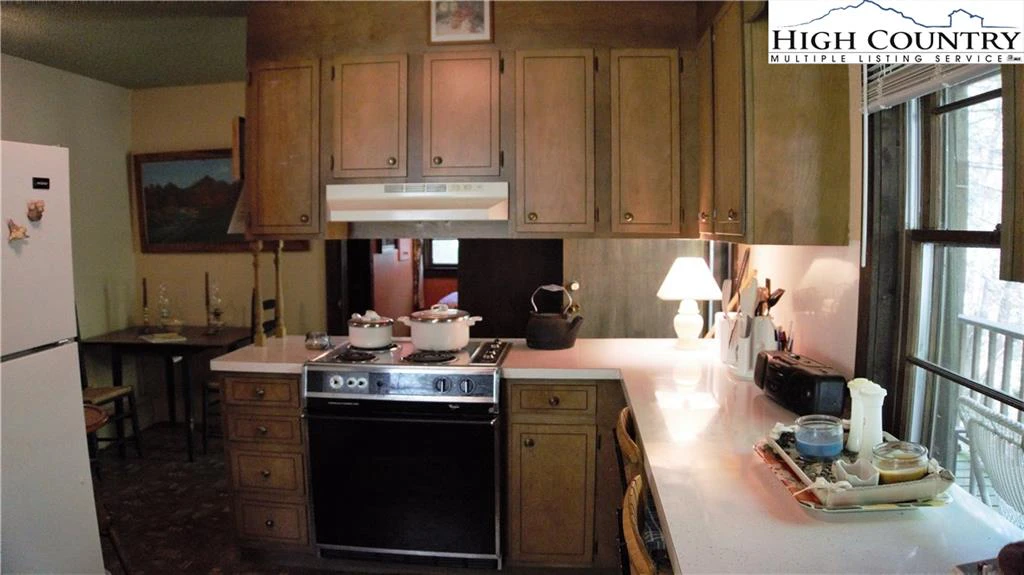 Image number 8 for the current listing