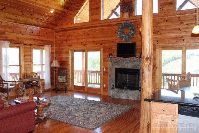 Image number 6 for the current listing
