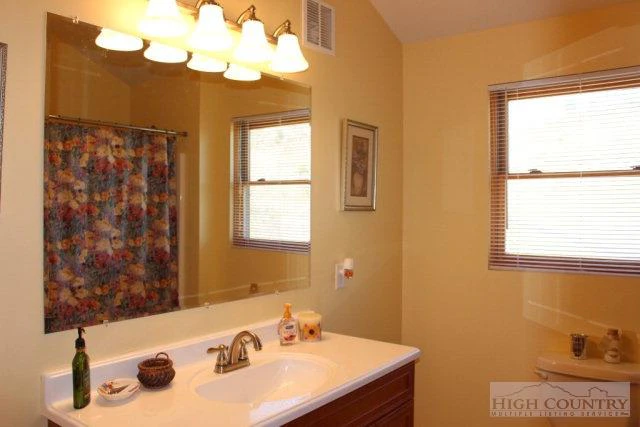 Image number 18 for the current listing