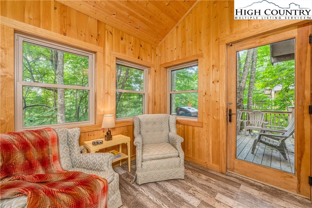 Image number 11 for the current listing