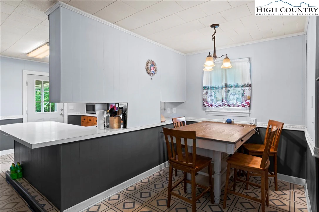 Image number 6 for the current listing