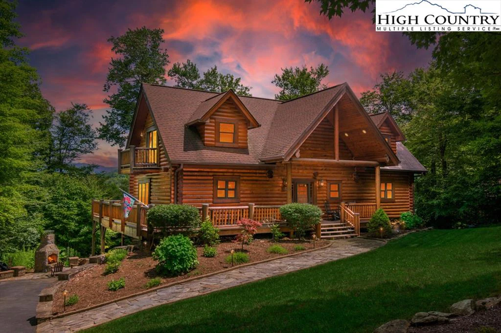 Image number 1 for the current listing