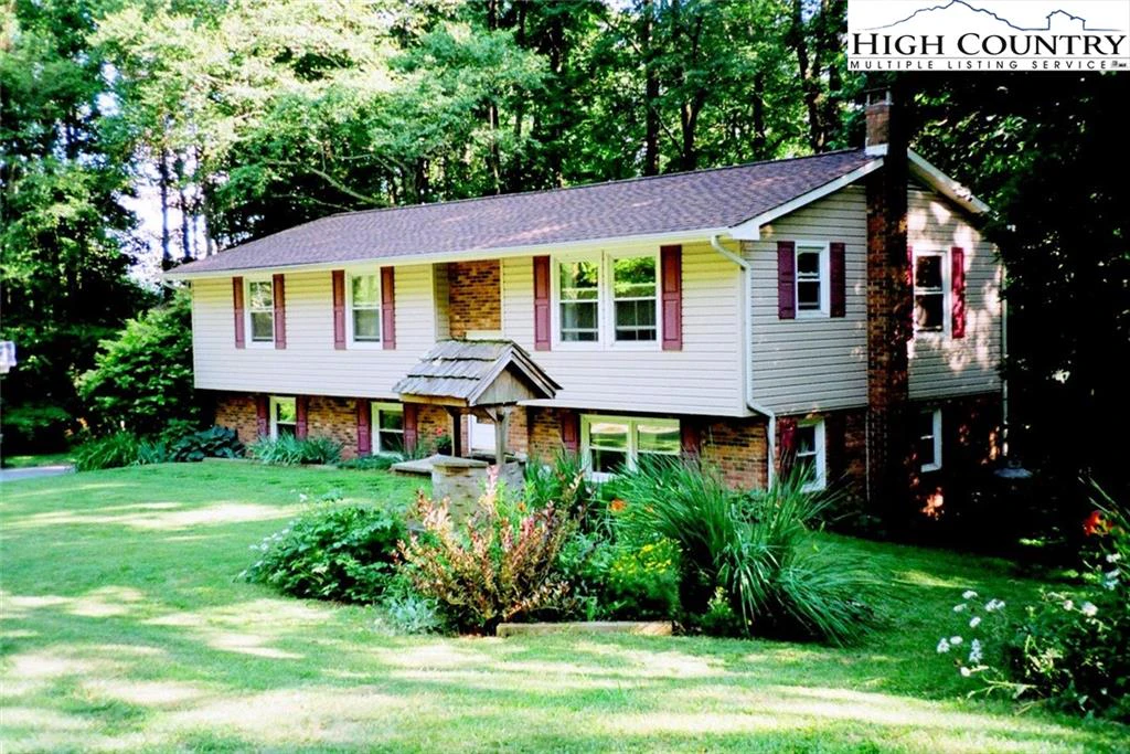 Image number 1 for the current listing