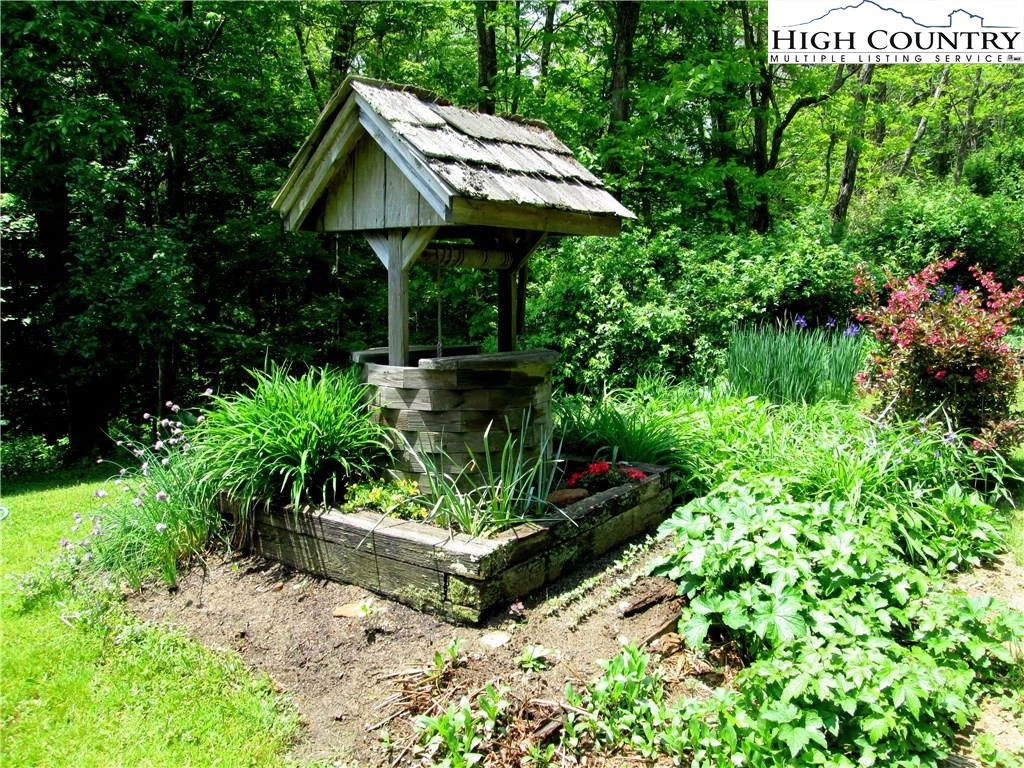 Image number 5 for the current listing