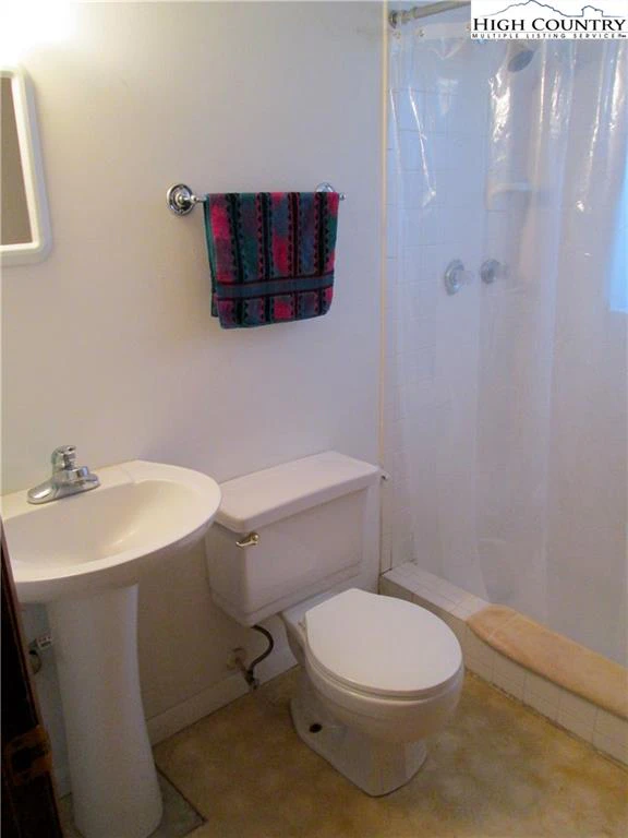 Image number 4 for the current listing