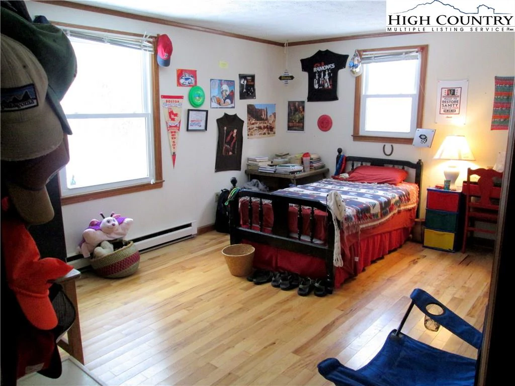 Image number 2 for the current listing