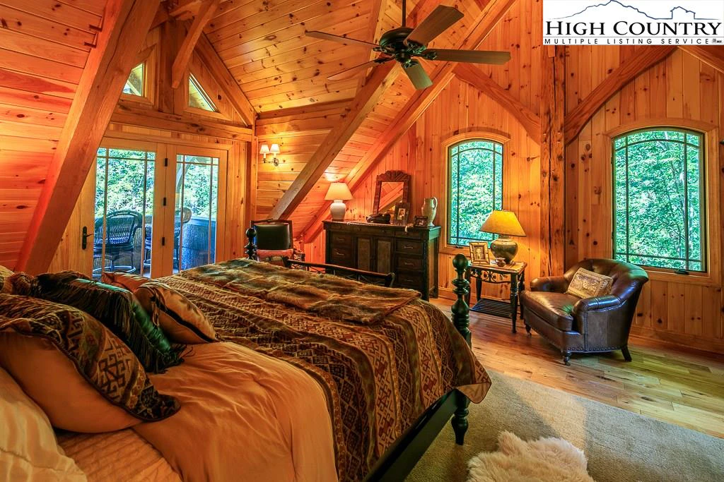 Image number 7 for the current listing