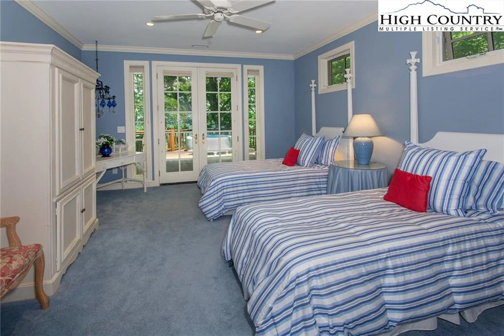 Image number 12 for the current listing