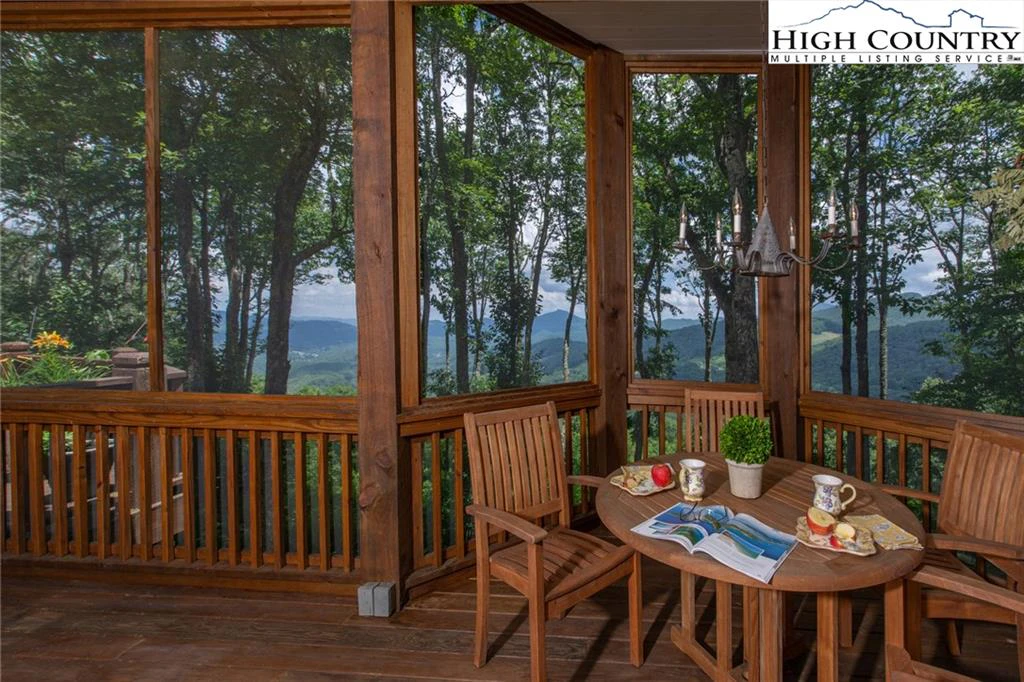Image number 9 for the current listing