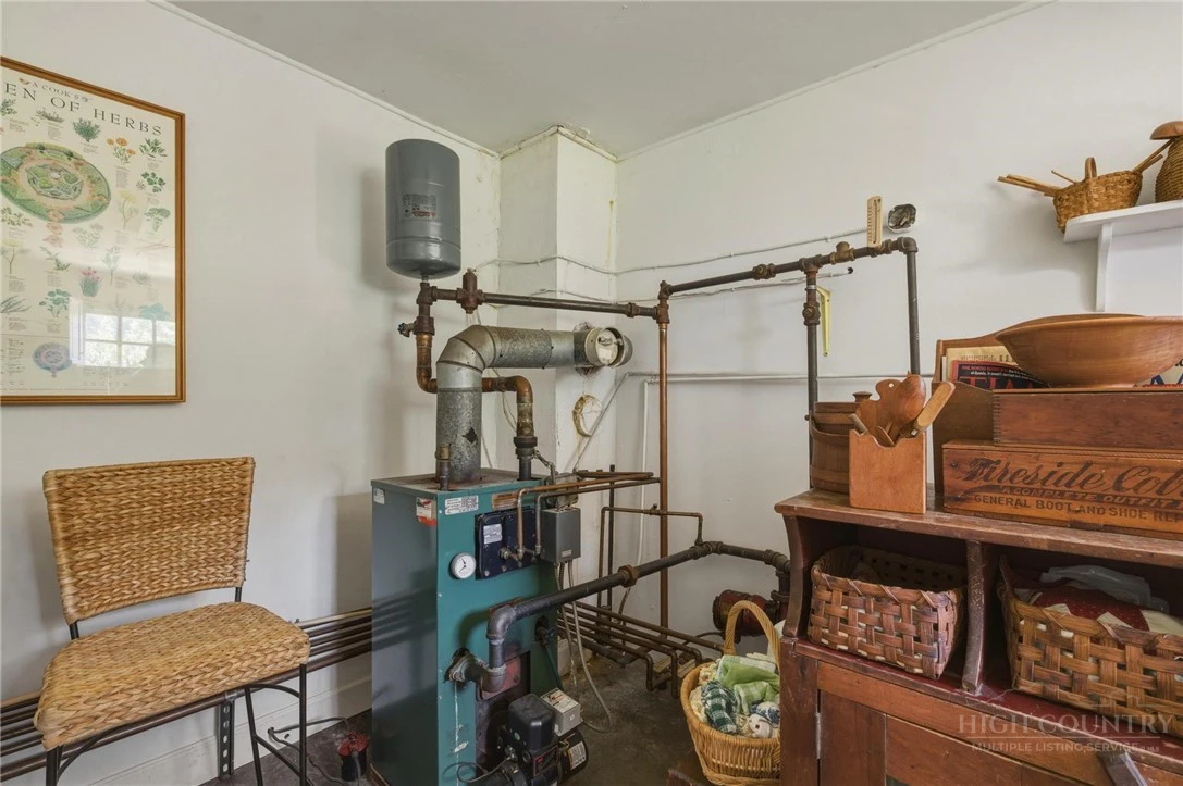Image number 18 for the current listing