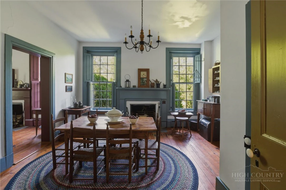Image number 20 for the current listing