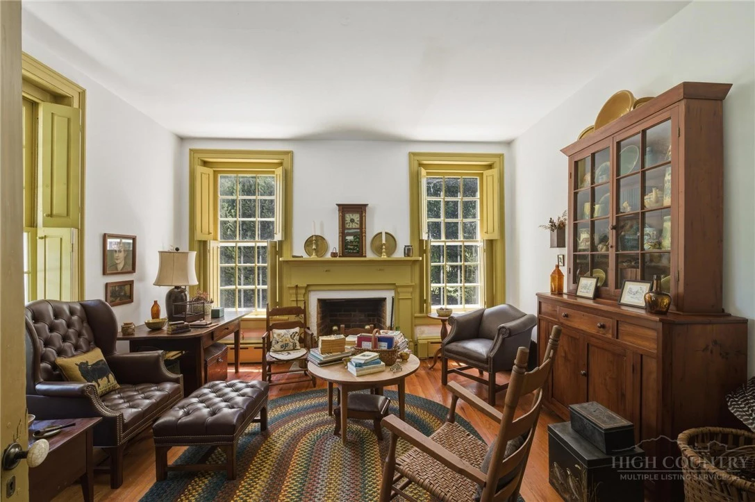 Image number 21 for the current listing
