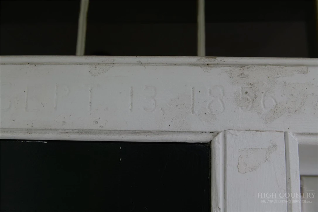 Image number 9 for the current listing