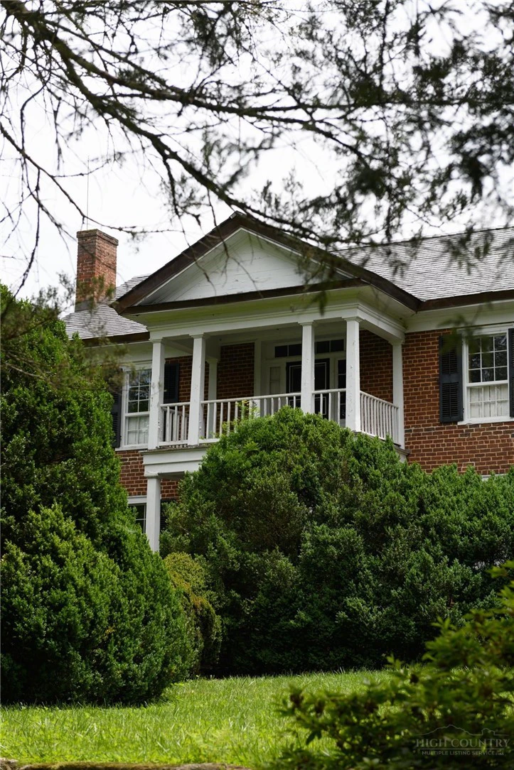 Image number 11 for the current listing