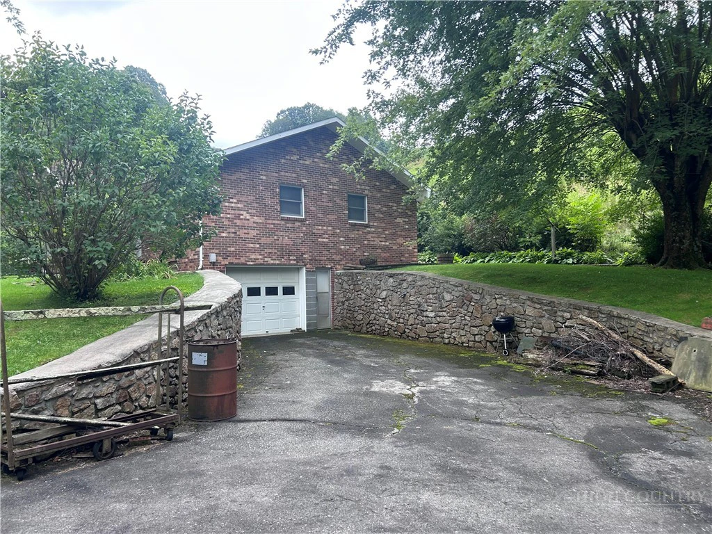 Image number 5 for the current listing