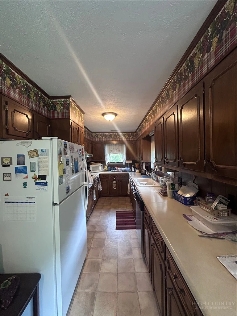 Image number 12 for the current listing