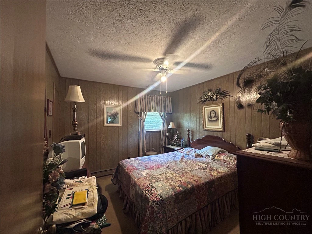 Image number 17 for the current listing