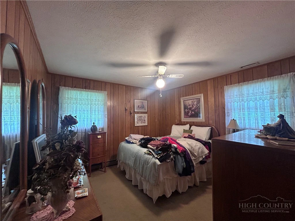 Image number 18 for the current listing