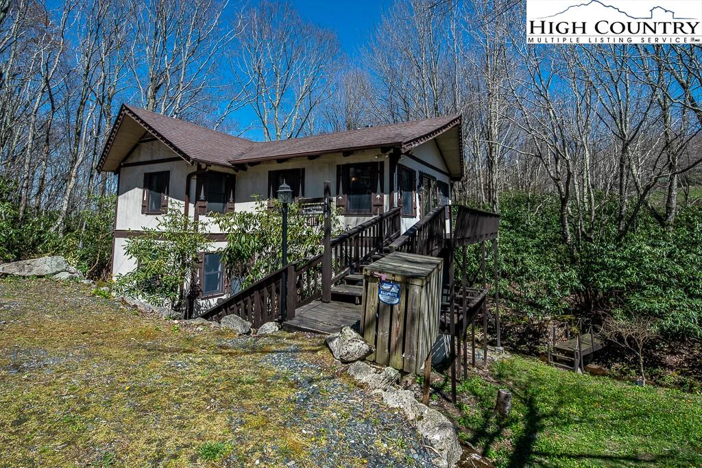 Image number 1 for the current listing