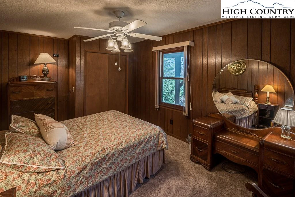 Image number 5 for the current listing