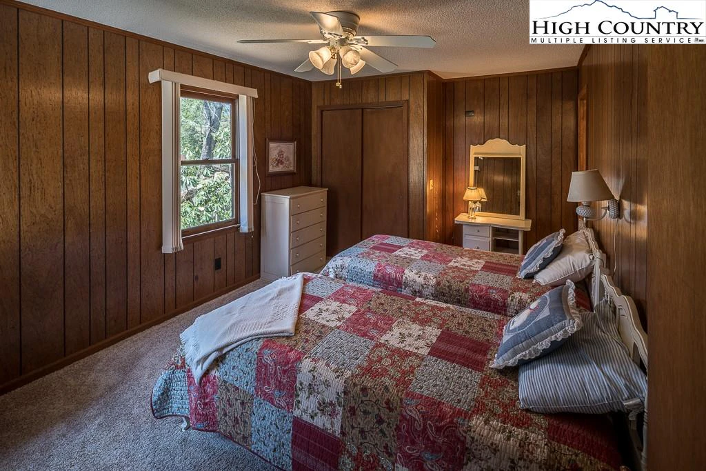 Image number 7 for the current listing