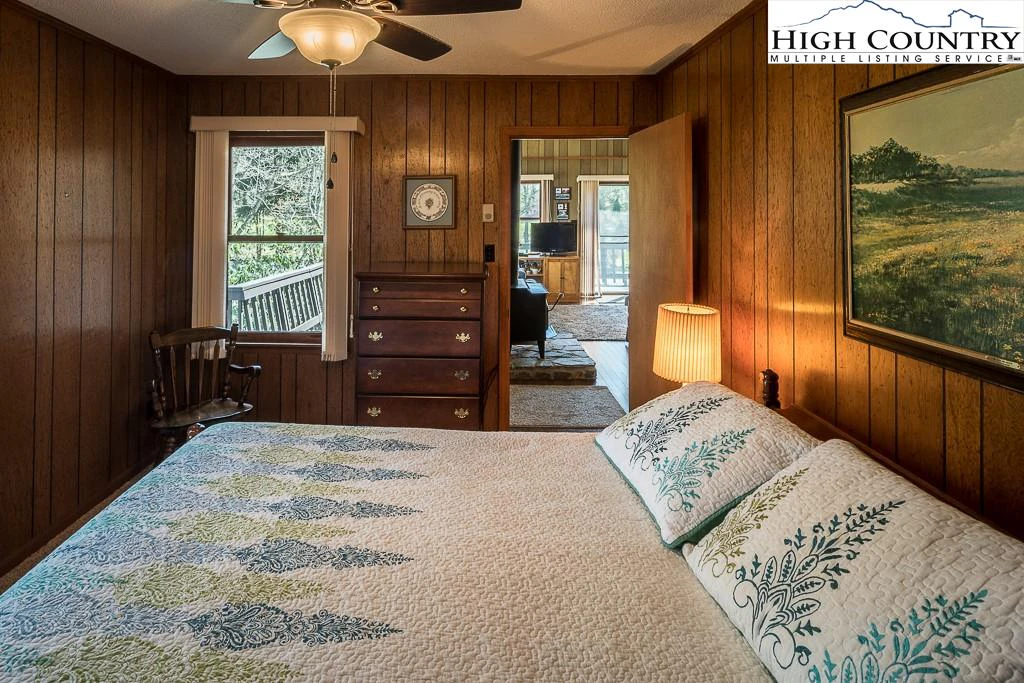 Image number 2 for the current listing
