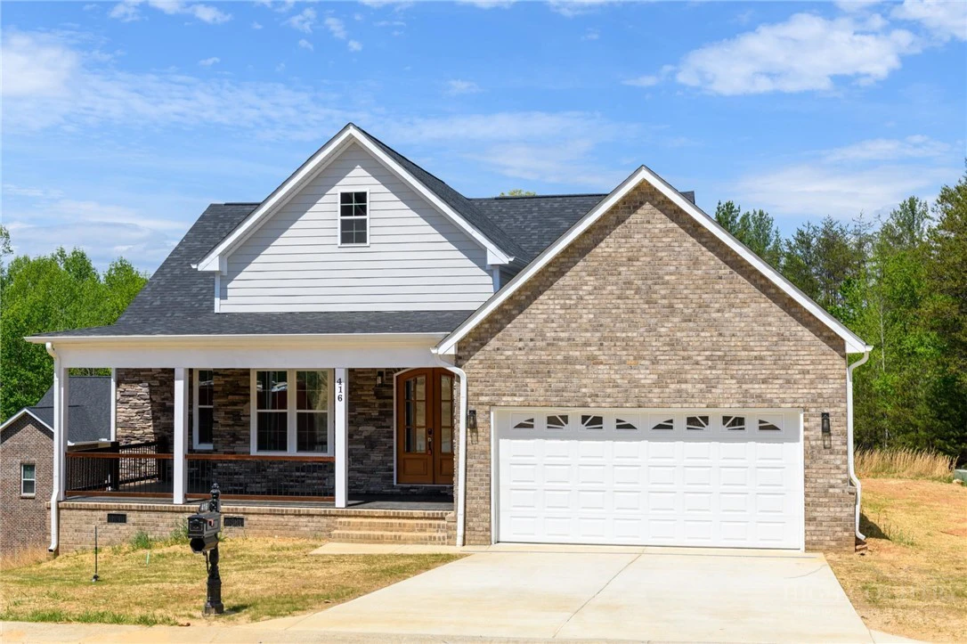 Image number 1 for the current listing