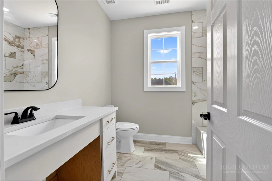 Image number 6 for the current listing