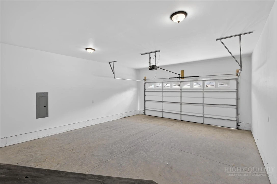 Image number 9 for the current listing