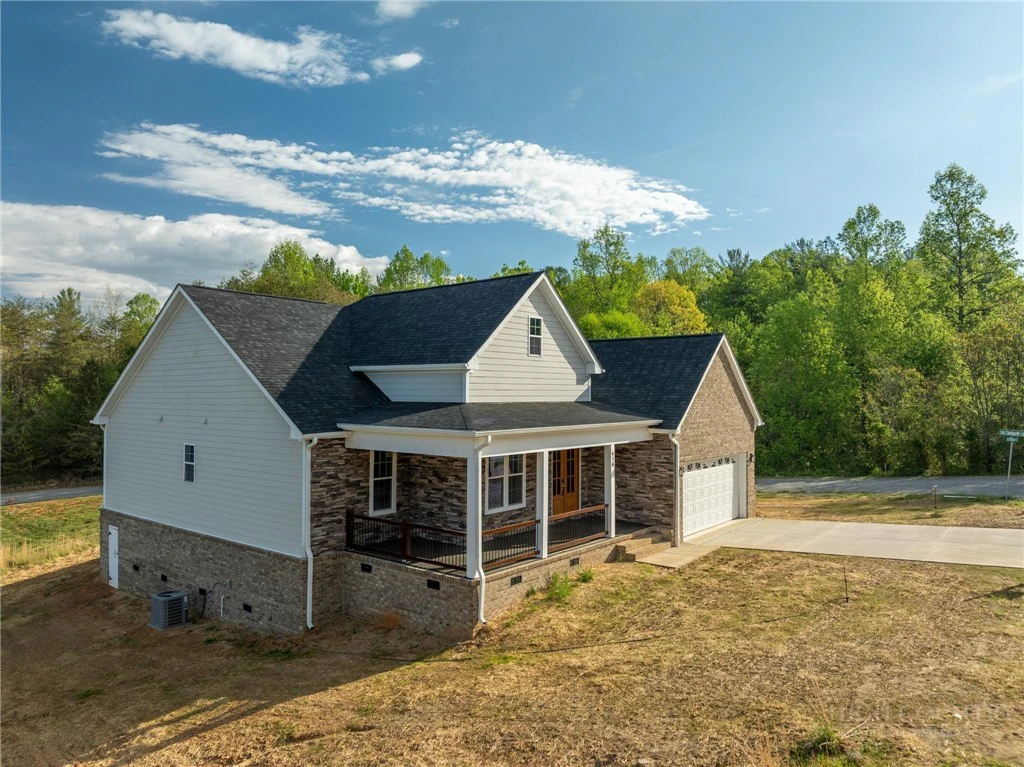 Image number 15 for the current listing