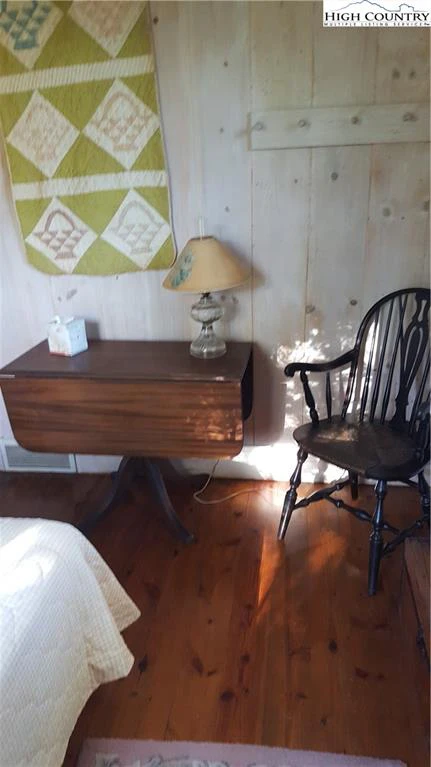 Image number 12 for the current listing