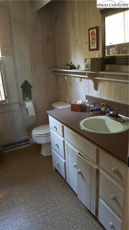 Image number 7 for the current listing